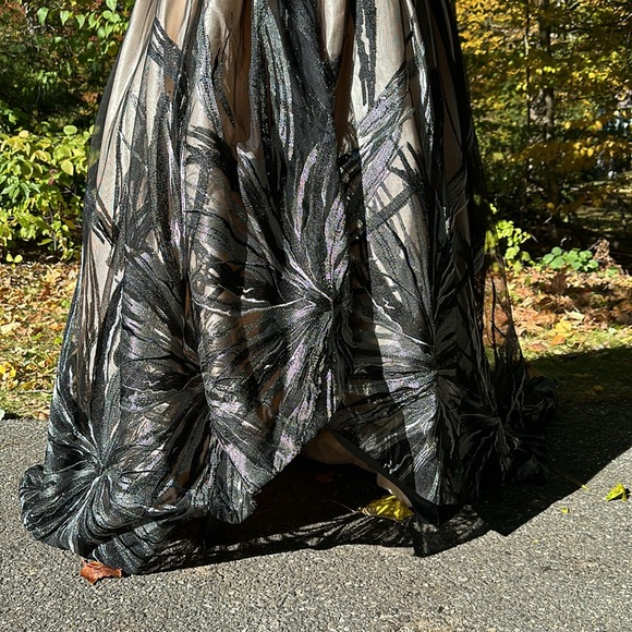 Bridess formal dress US size12 - Picture 4 of 7